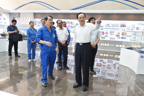 2022-7-7--李健来厂调研-1--压缩.JPG