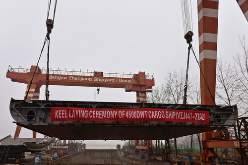 韩国4500DWT2#船上船台-压缩.JPG