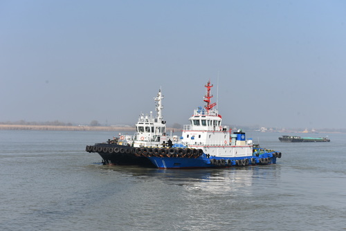全回转拖轮-压缩.jpg